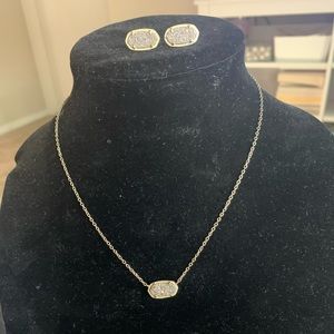 Elisa Gold Pendant Set In Platinum Drusy